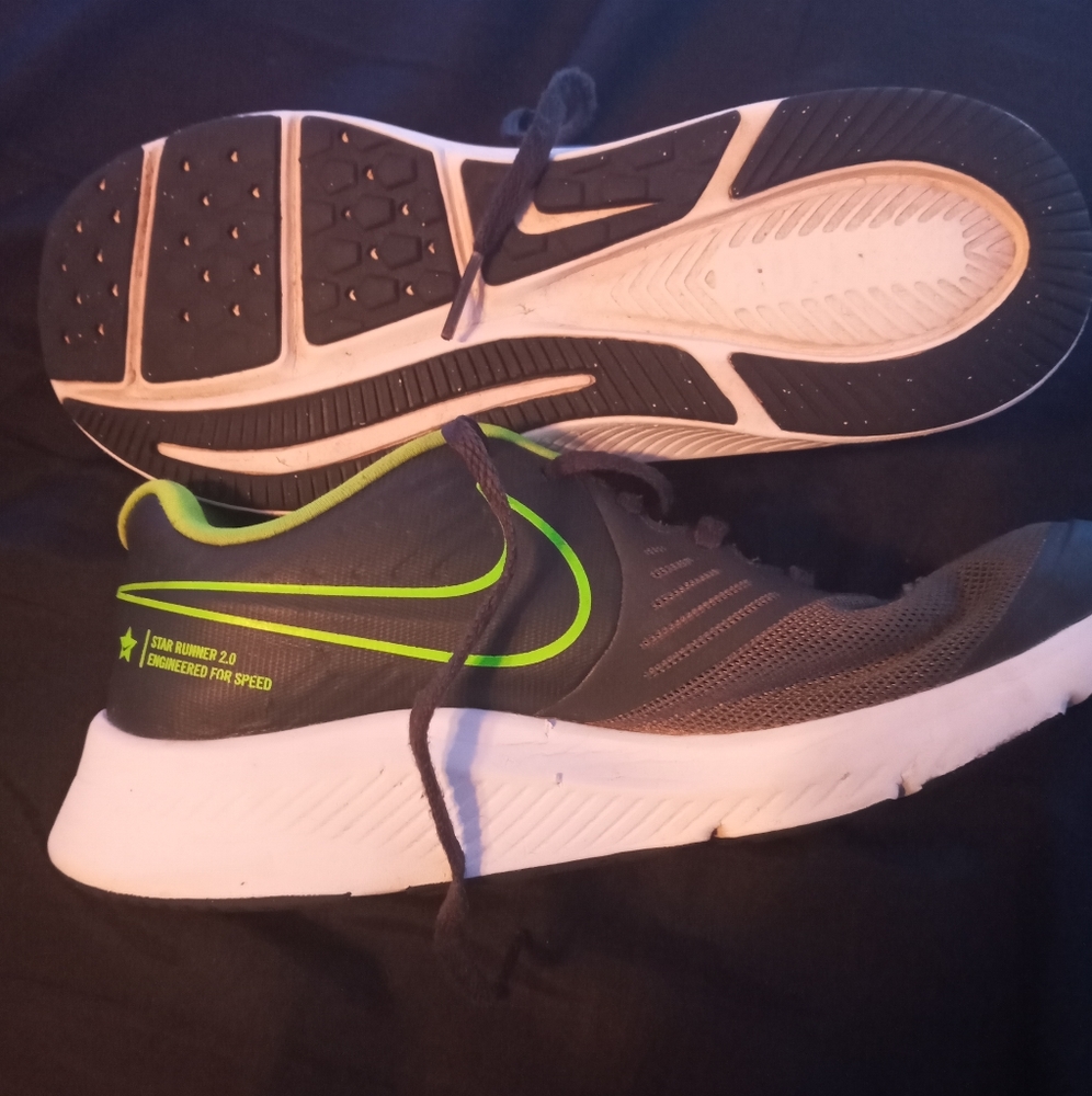 Nike Star Runner 2.0 Running Shoes Size 5Y